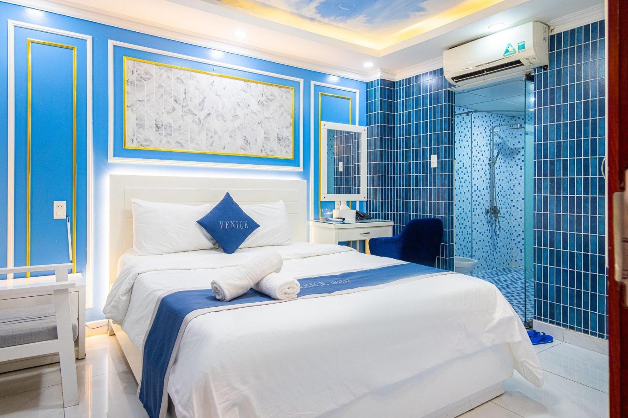 Venice Hotel Ho Chi Minh City Exterior photo