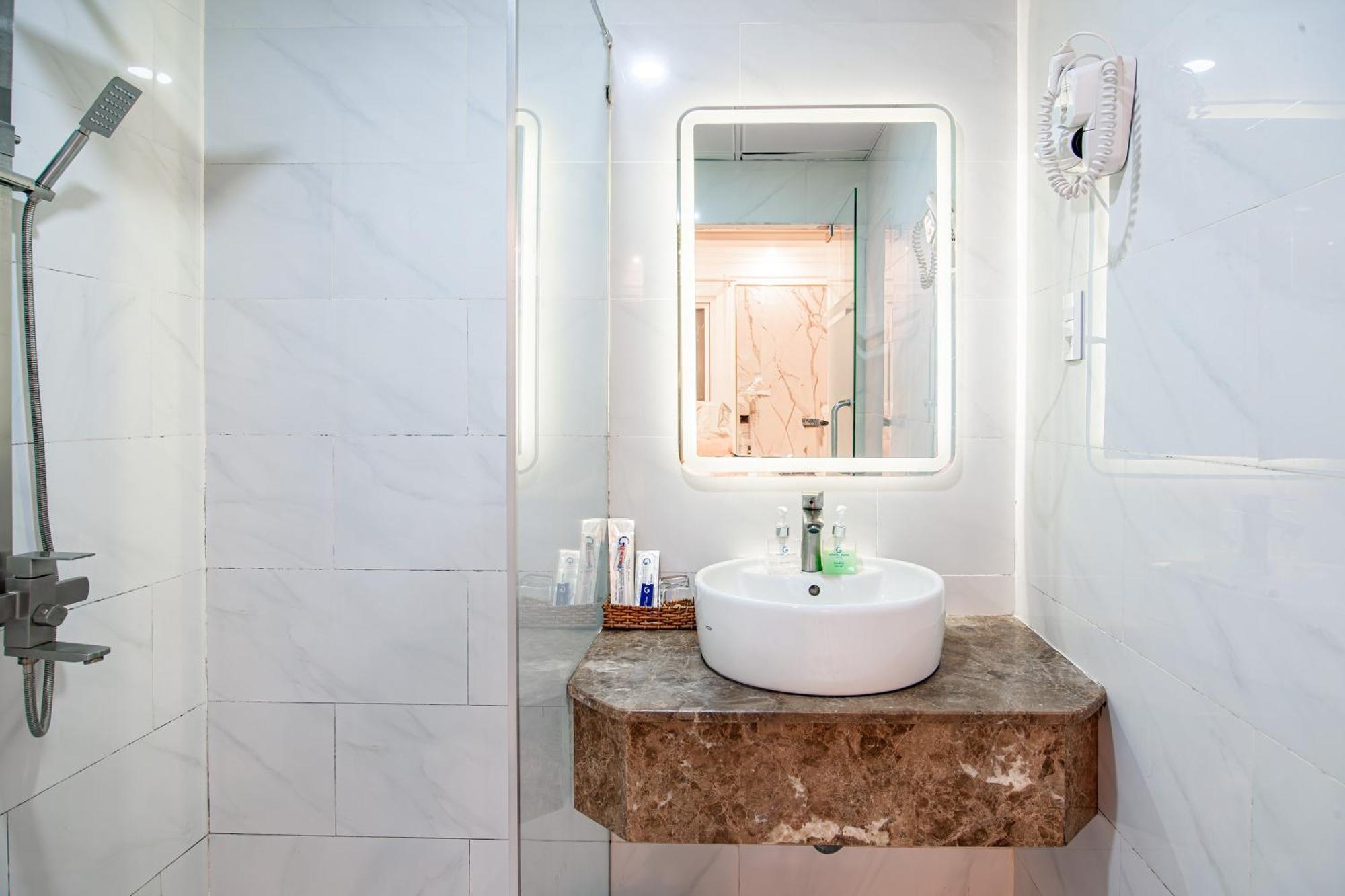 Venice Hotel Ho Chi Minh City Exterior photo