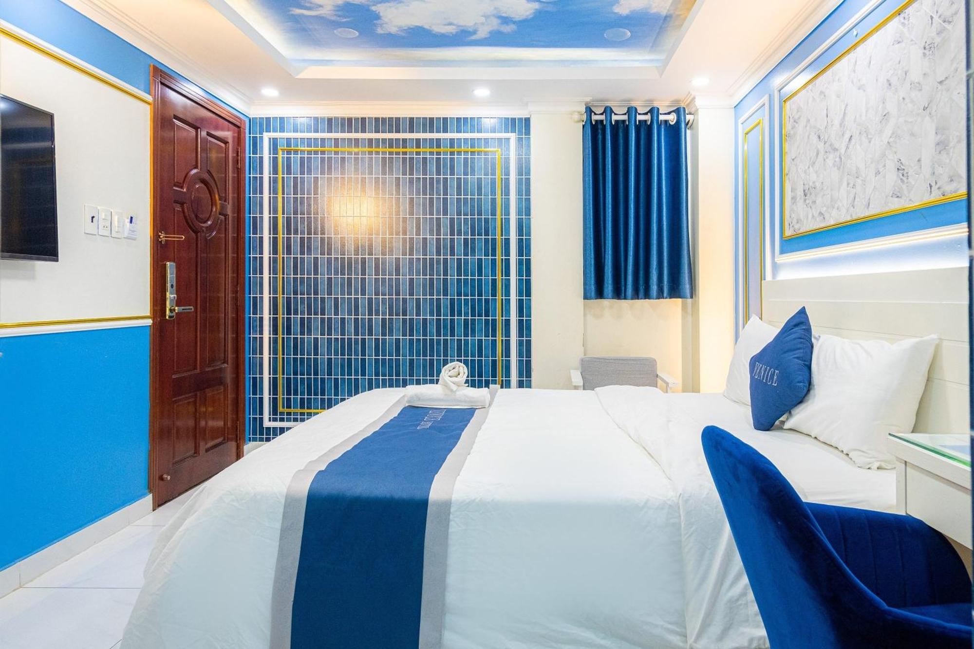 Venice Hotel Ho Chi Minh City Exterior photo