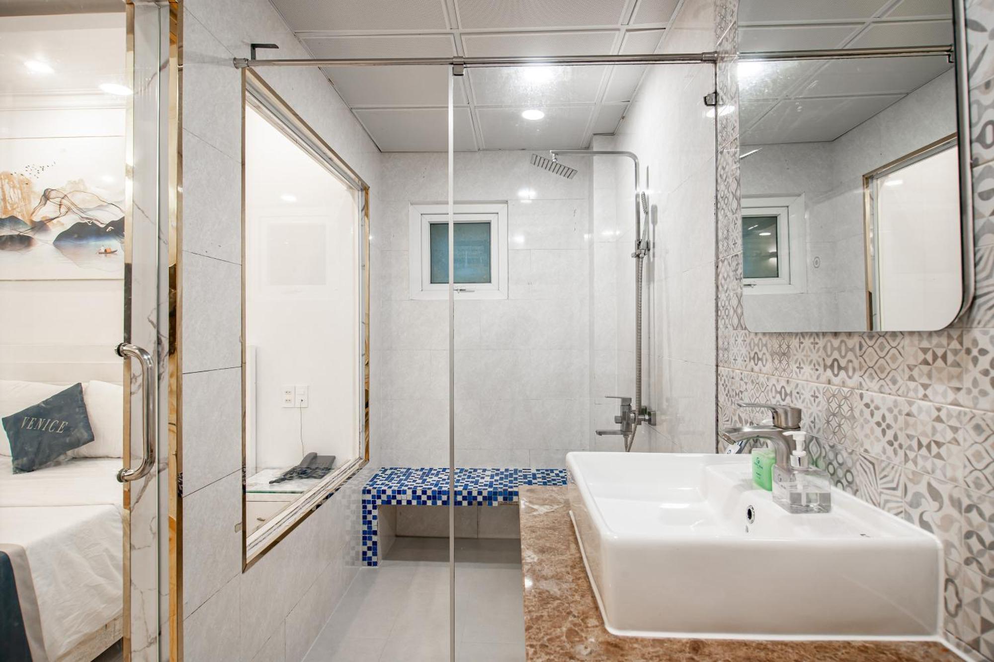 Venice Hotel Ho Chi Minh City Exterior photo